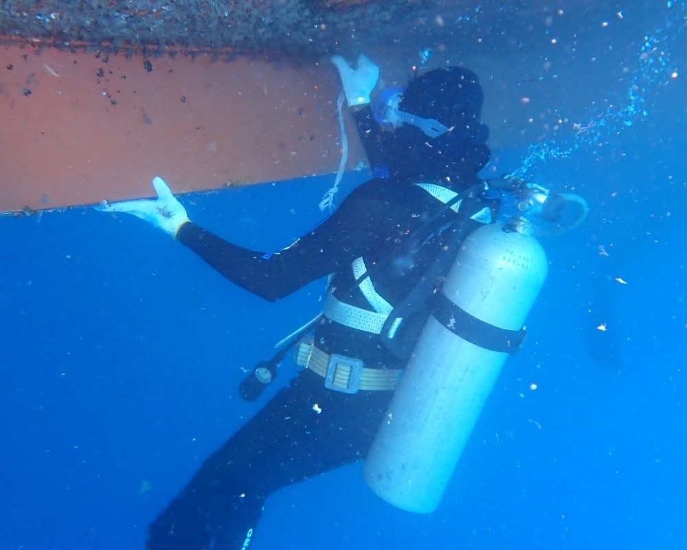 Underwater Vessel Maintenance 1